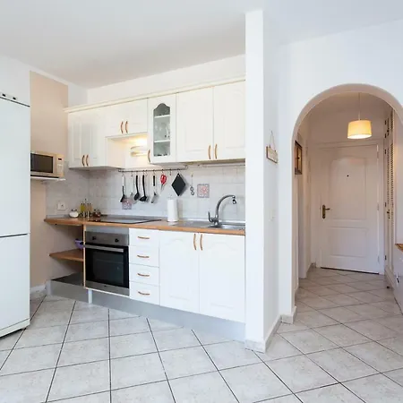 Apartment 2 Bedrooms Flat In Sol